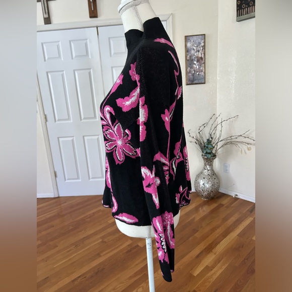 Ann Taylor Black w Pink Floral Sweater in Womens Small - Picture 2 of 4
